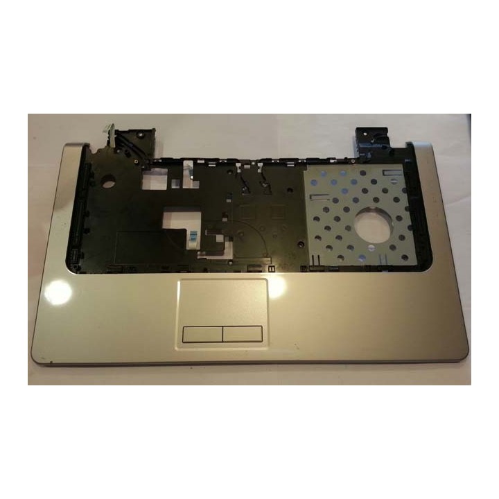 Plasturgie de base dessus Dell inspiron1570 - ABIMEDIA